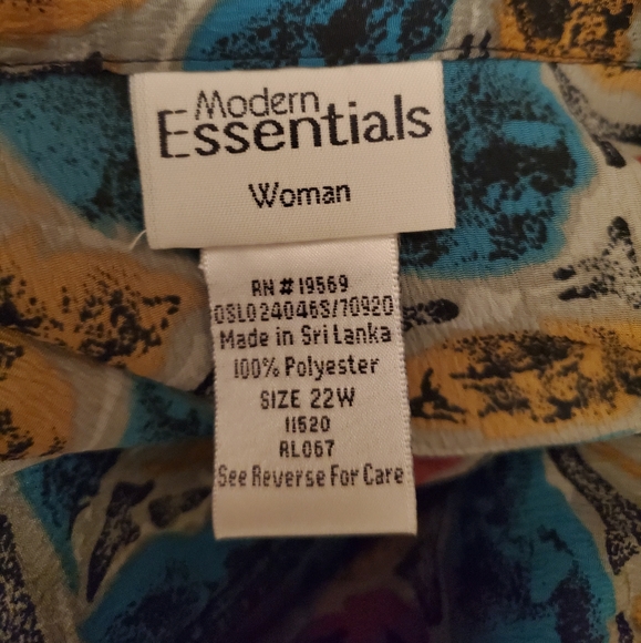 Modern Essentials Shirt - Picture 6 of 7